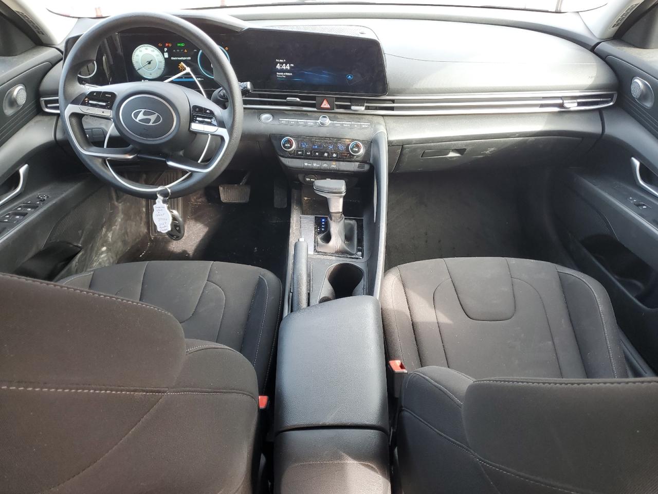 2024 Hyundai Elantra - Image 8