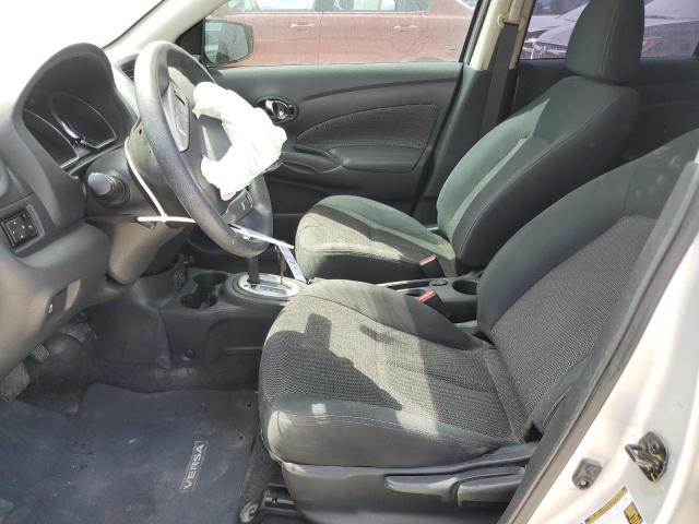  NISSAN VERSA 2019 Сріблястий