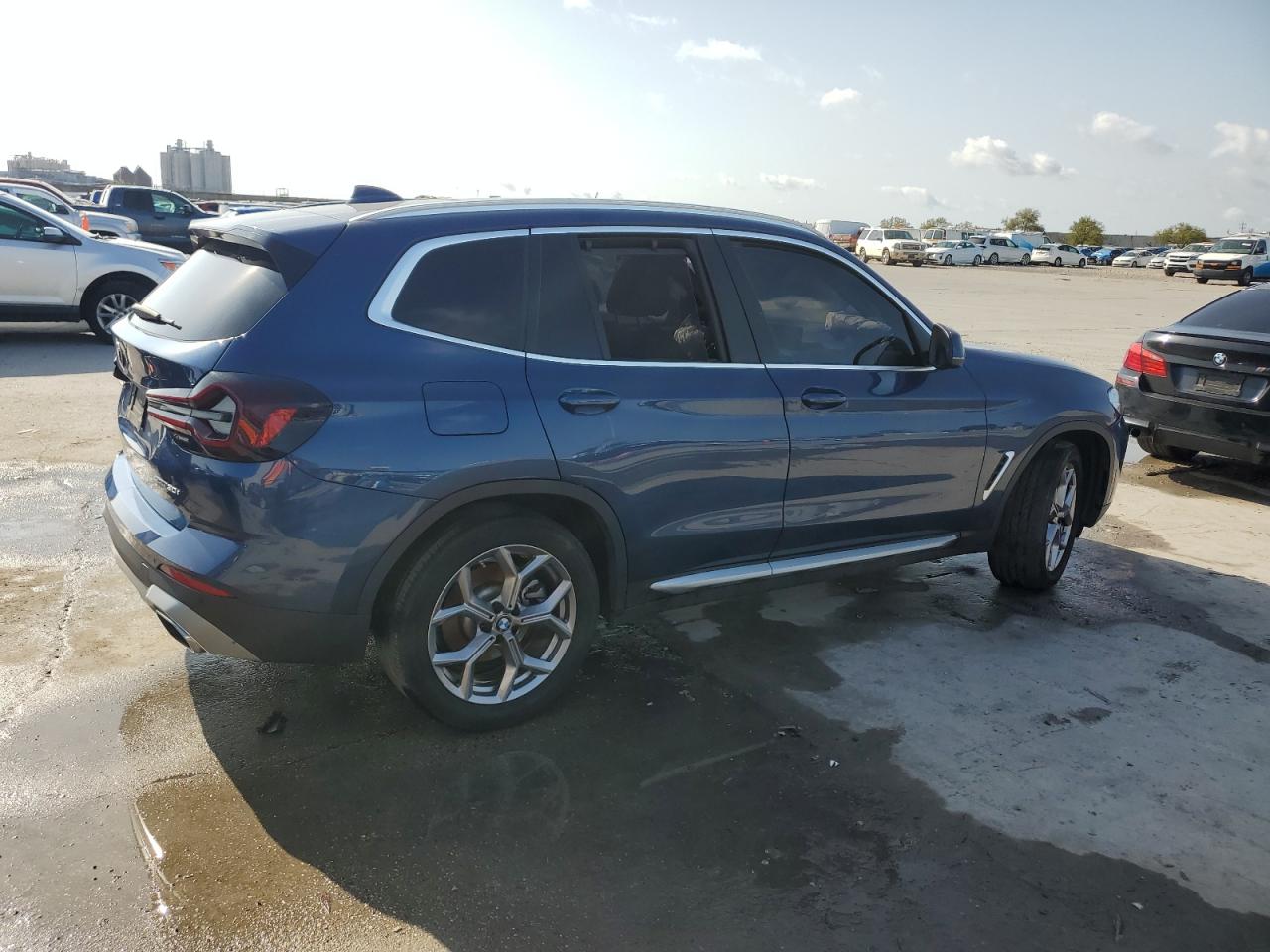 2022 BMW X3 - Image 3