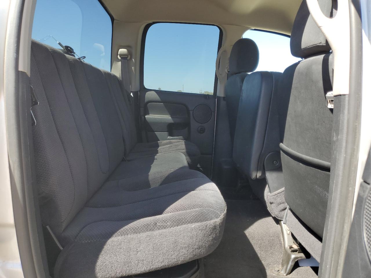 2002 Dodge RAM - Image 10