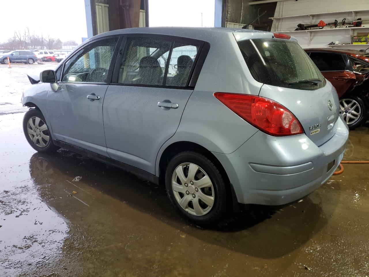 2011 Nissan Versa - Image 2