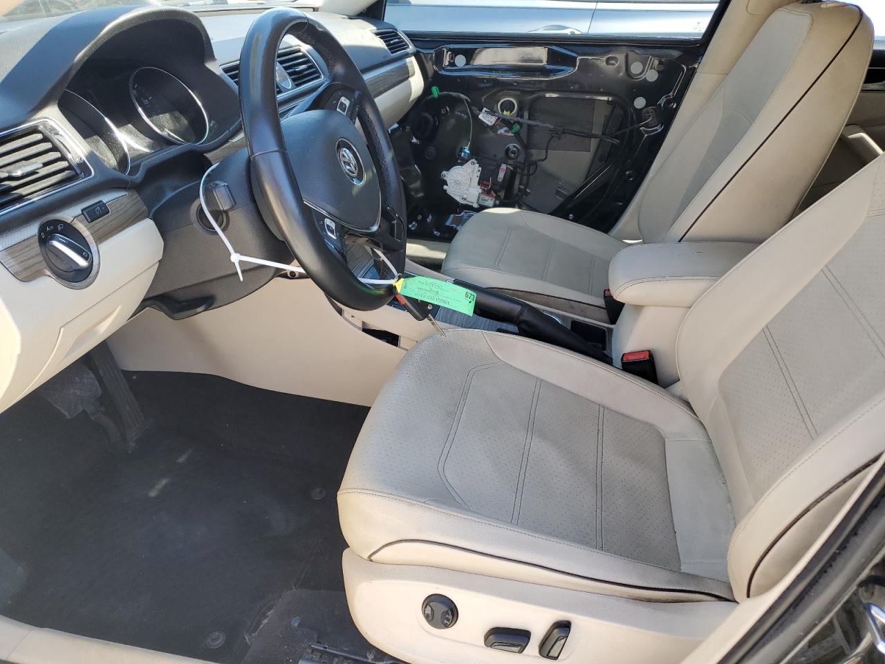 2016 Volkswagen Passat - Image 7