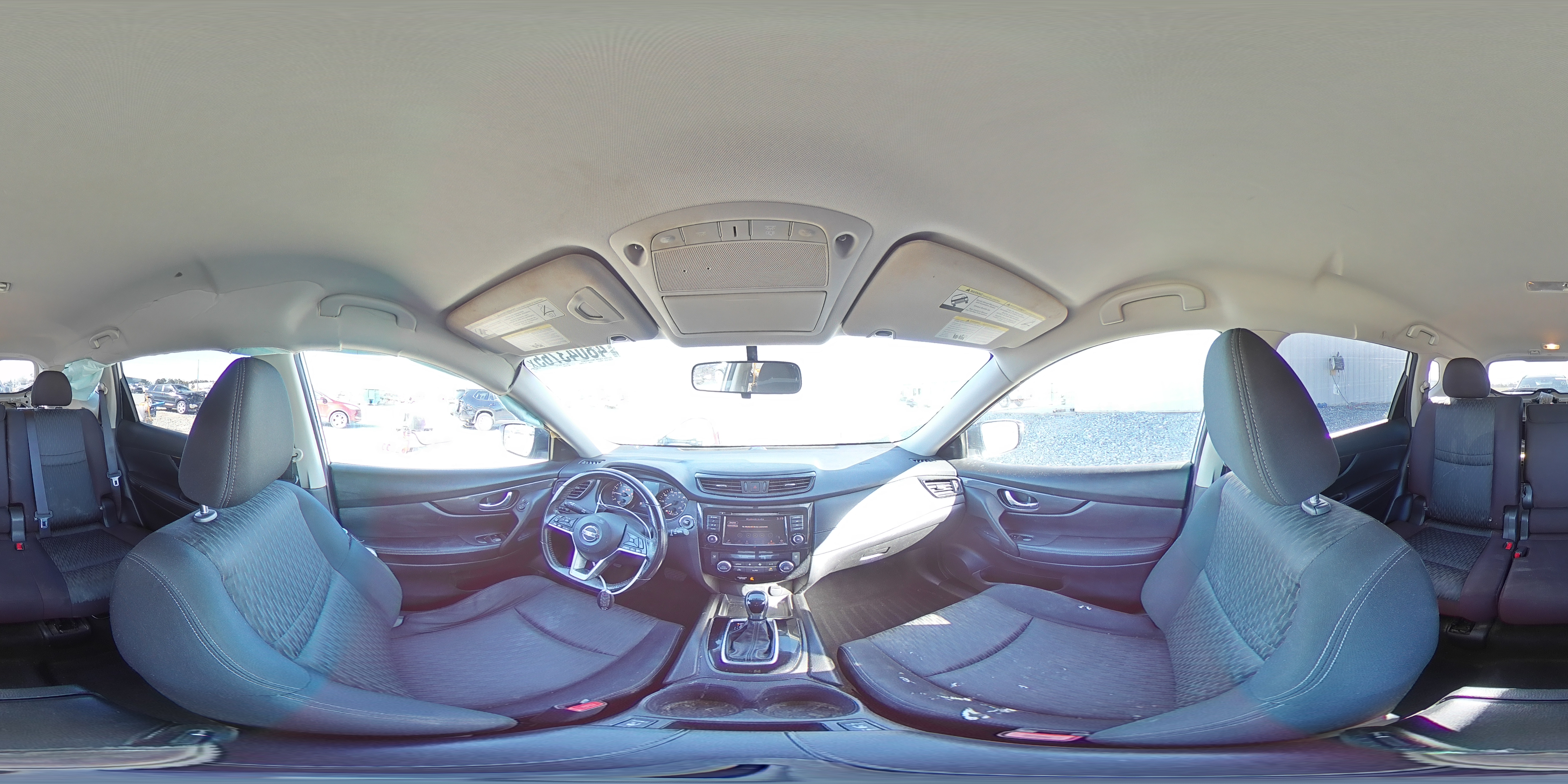 2018 Nissan Rogue - Image 16