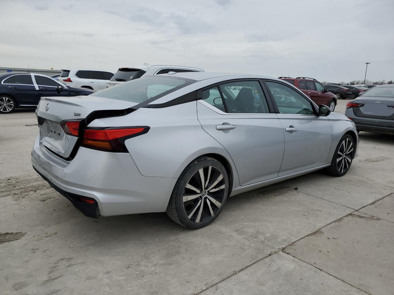2021 Nissan Altima - Image 3