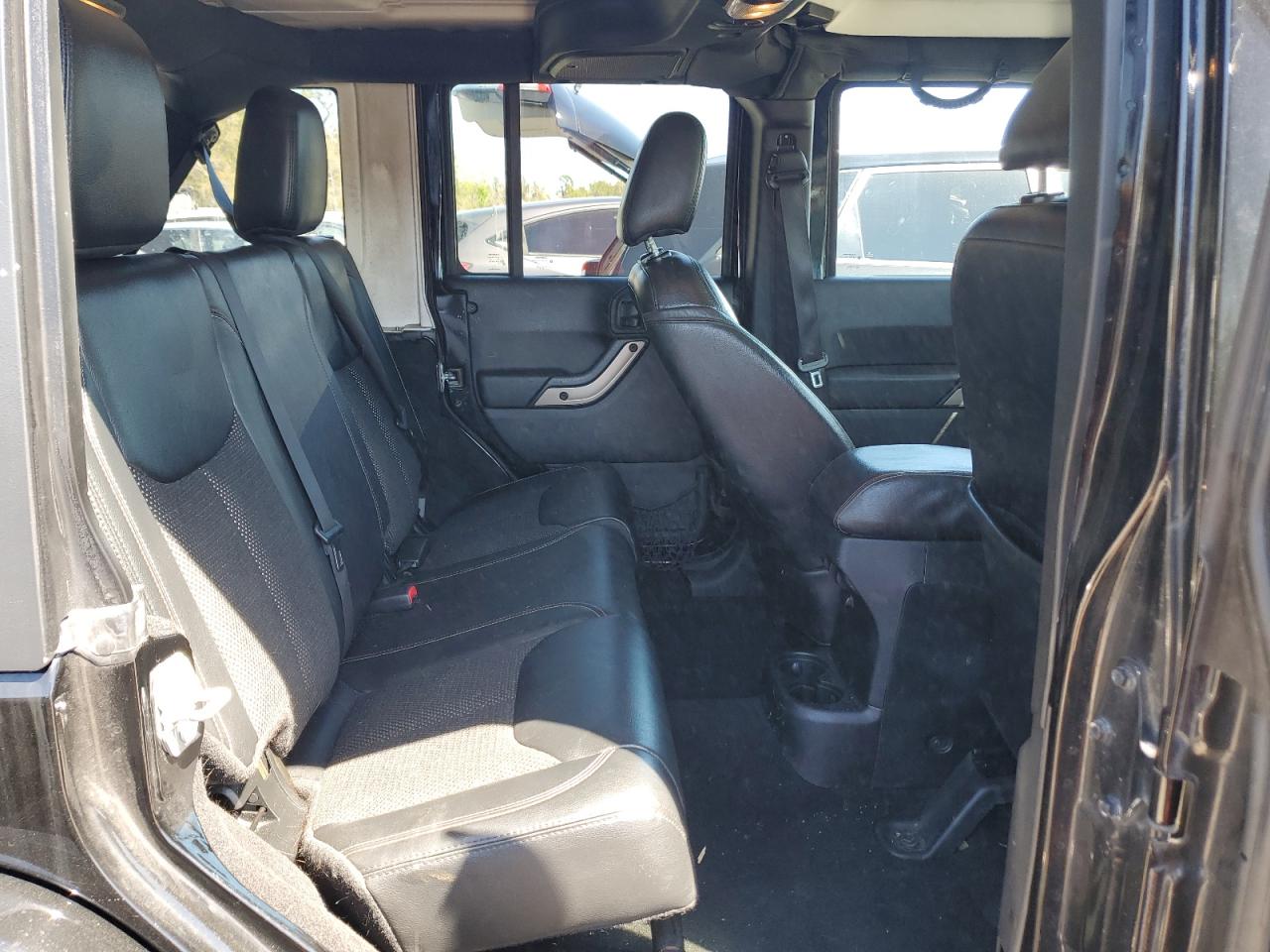 2016 Jeep Wrangler - Image 10