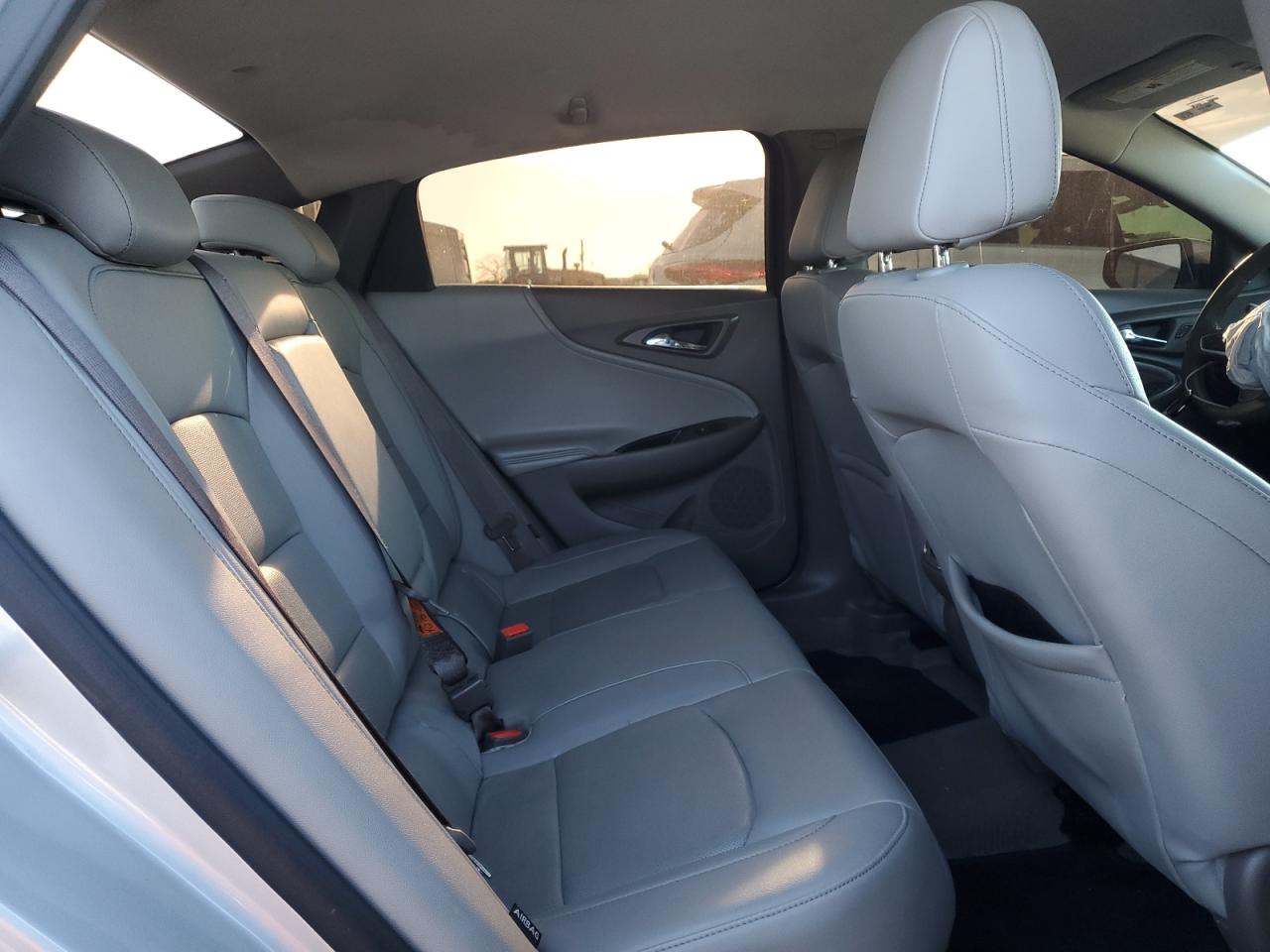 2017 Chevrolet Malibu - Image 10