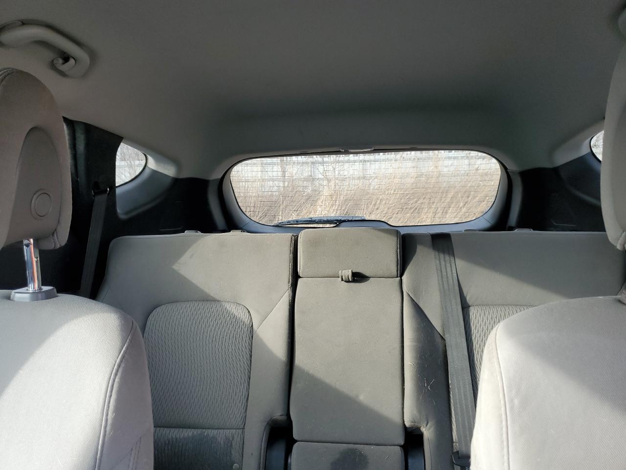 2015 Hyundai Santa Fe - Image 10