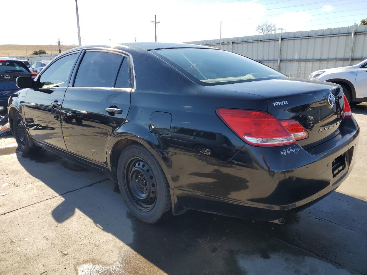 2006 Toyota Avalon - Image 2