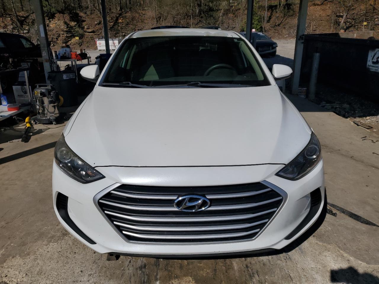 2018 Hyundai Elantra - Image 5