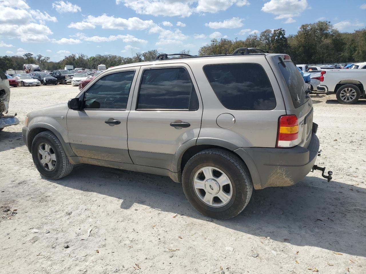 2001 Ford Escape - Image 2