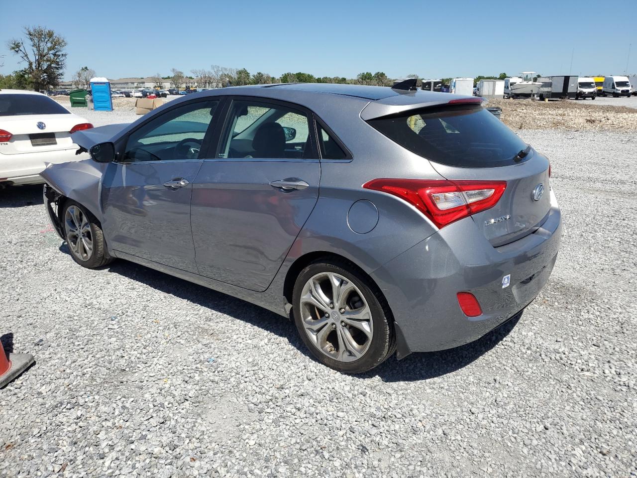2015 Hyundai Elantra - Image 2
