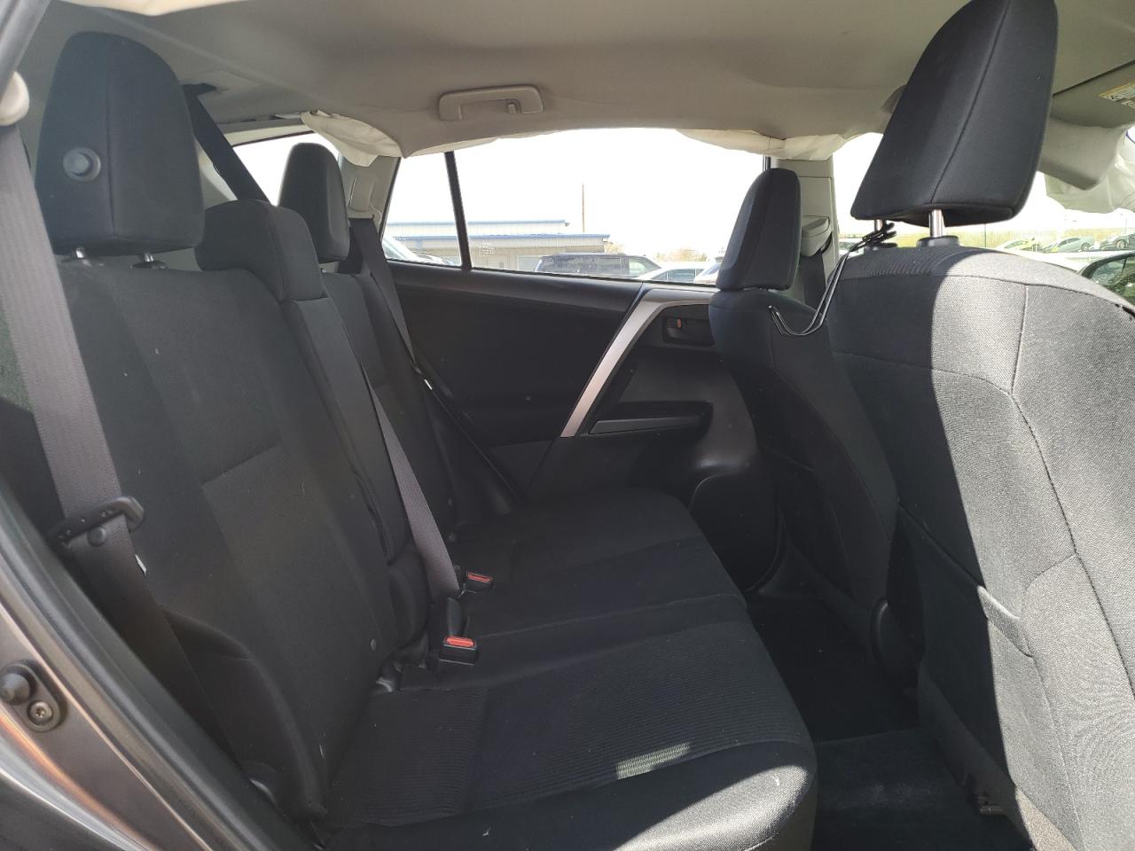 2016 Toyota RAV 4 - Image 11