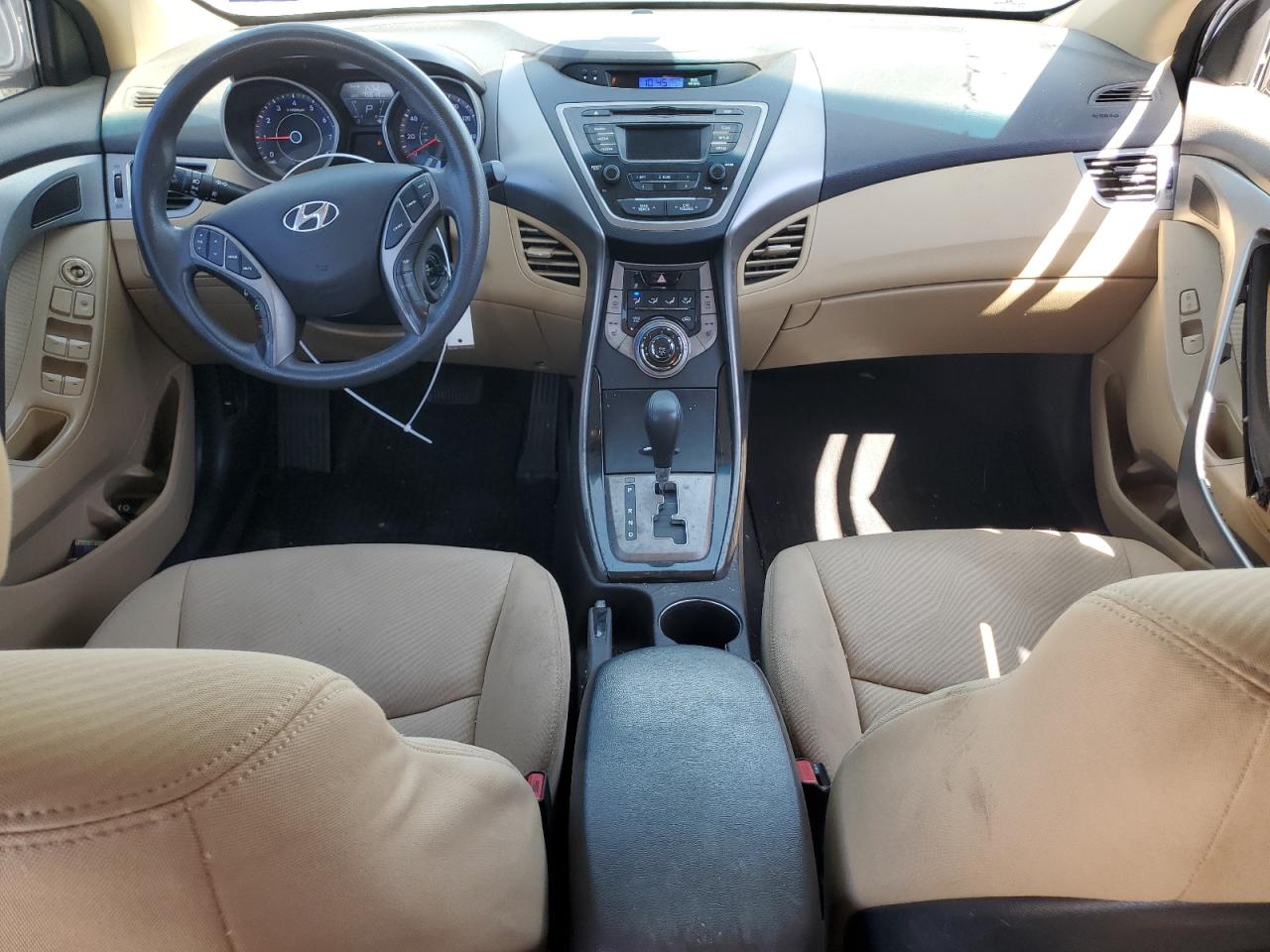 2013 Hyundai Elantra - Image 8