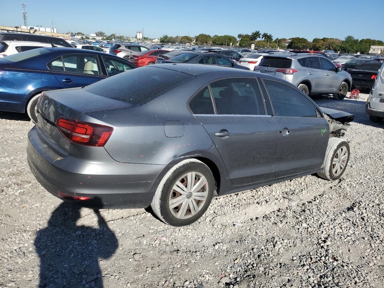 2017 Volkswagen Jetta - Image 3