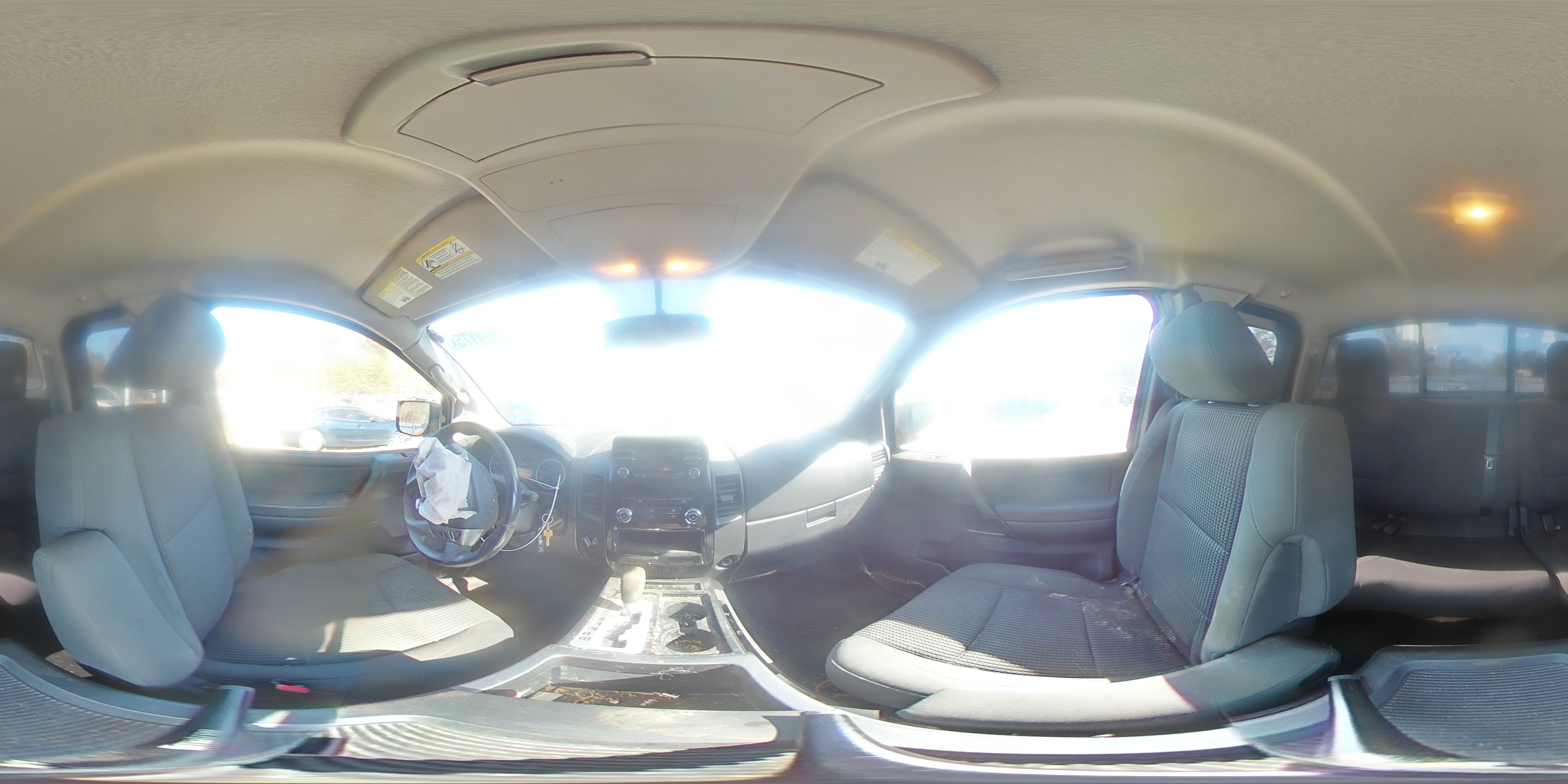 2014 Nissan Titan - Image 13
