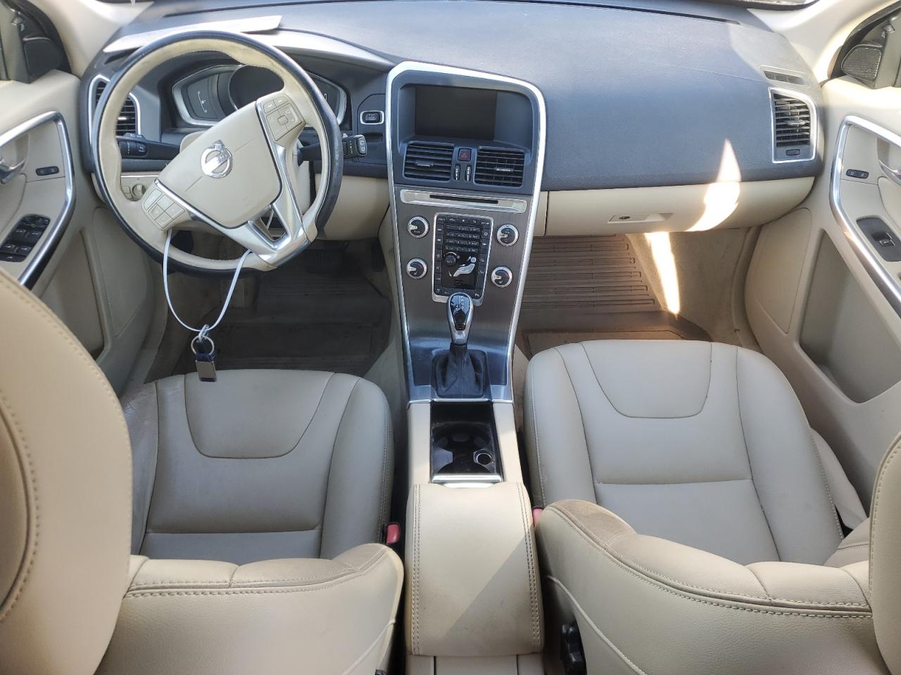 2015 Volvo XC60 - Image 8