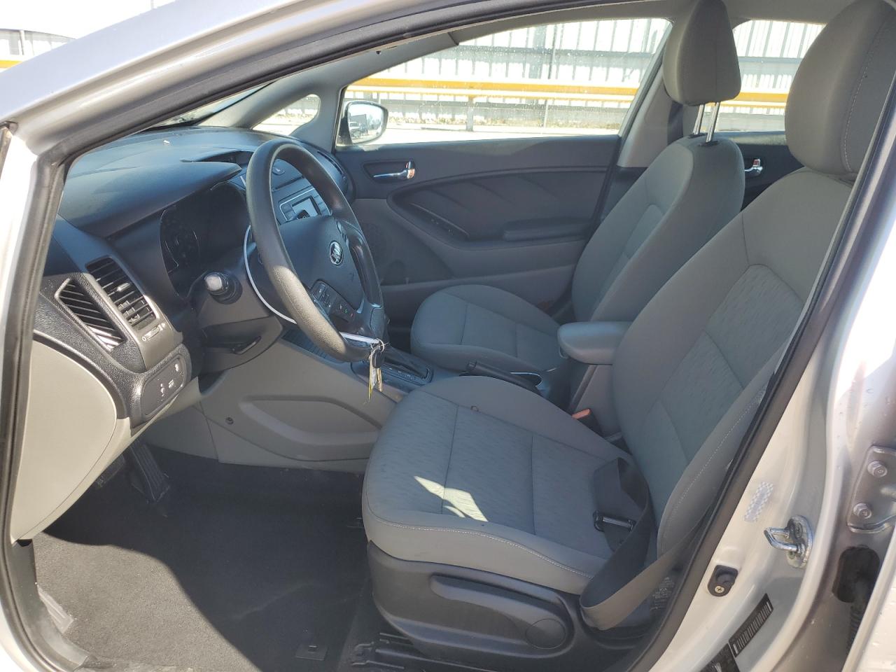 2015 Kia Forte - Image 7