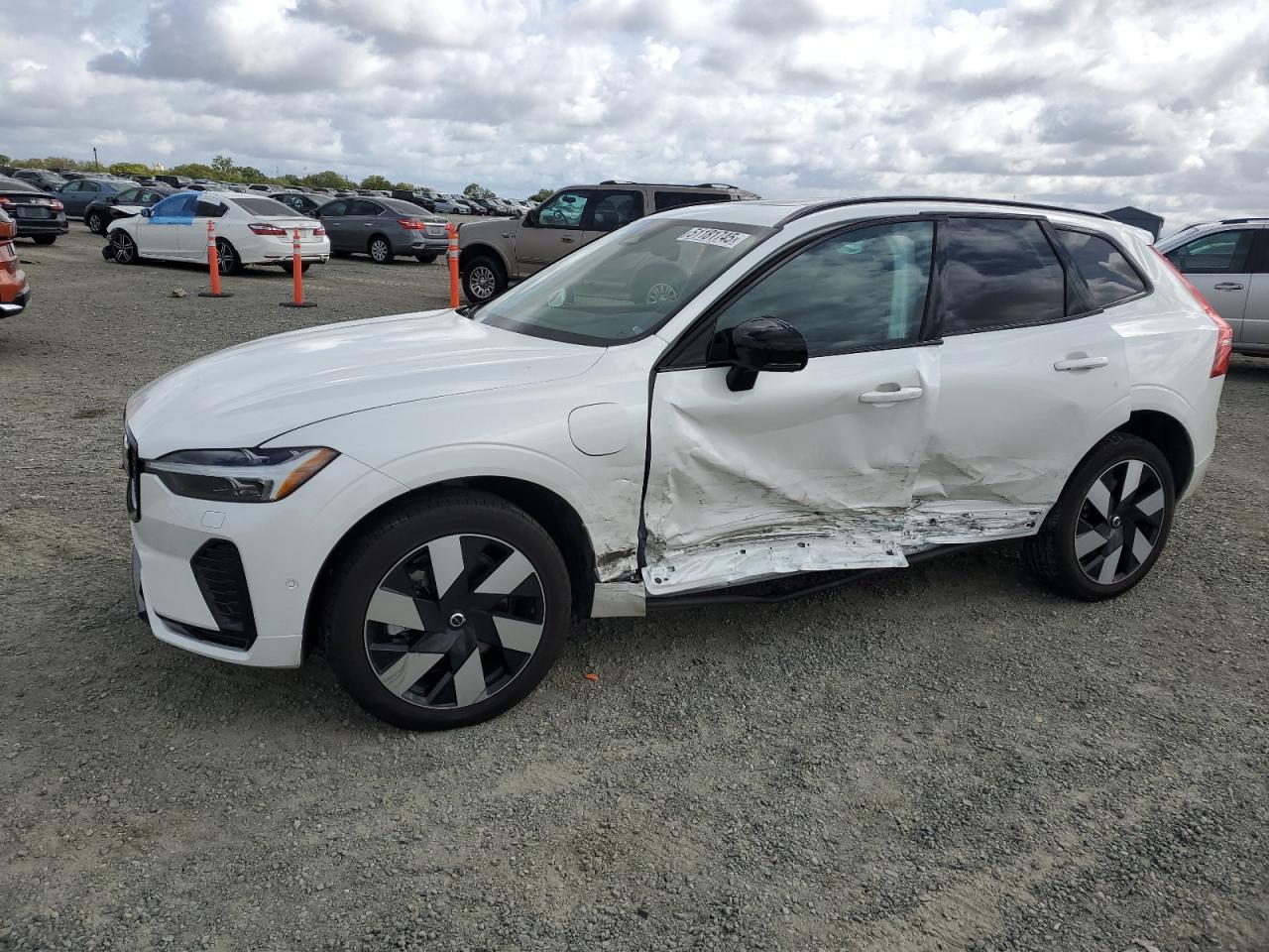 2024 Volvo Xc60 Plus en Venta en Antelope, CA - Side