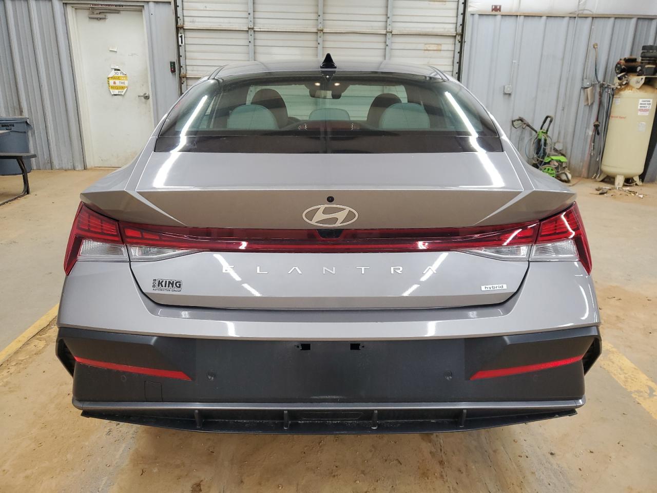 2024 Hyundai Elantra - Image 6