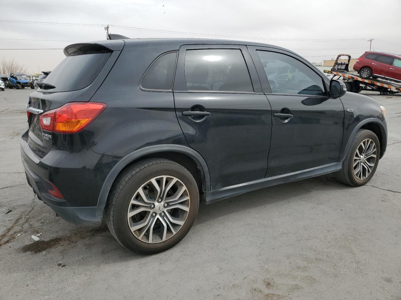 2019 Mitsubishi Outlander - Image 3