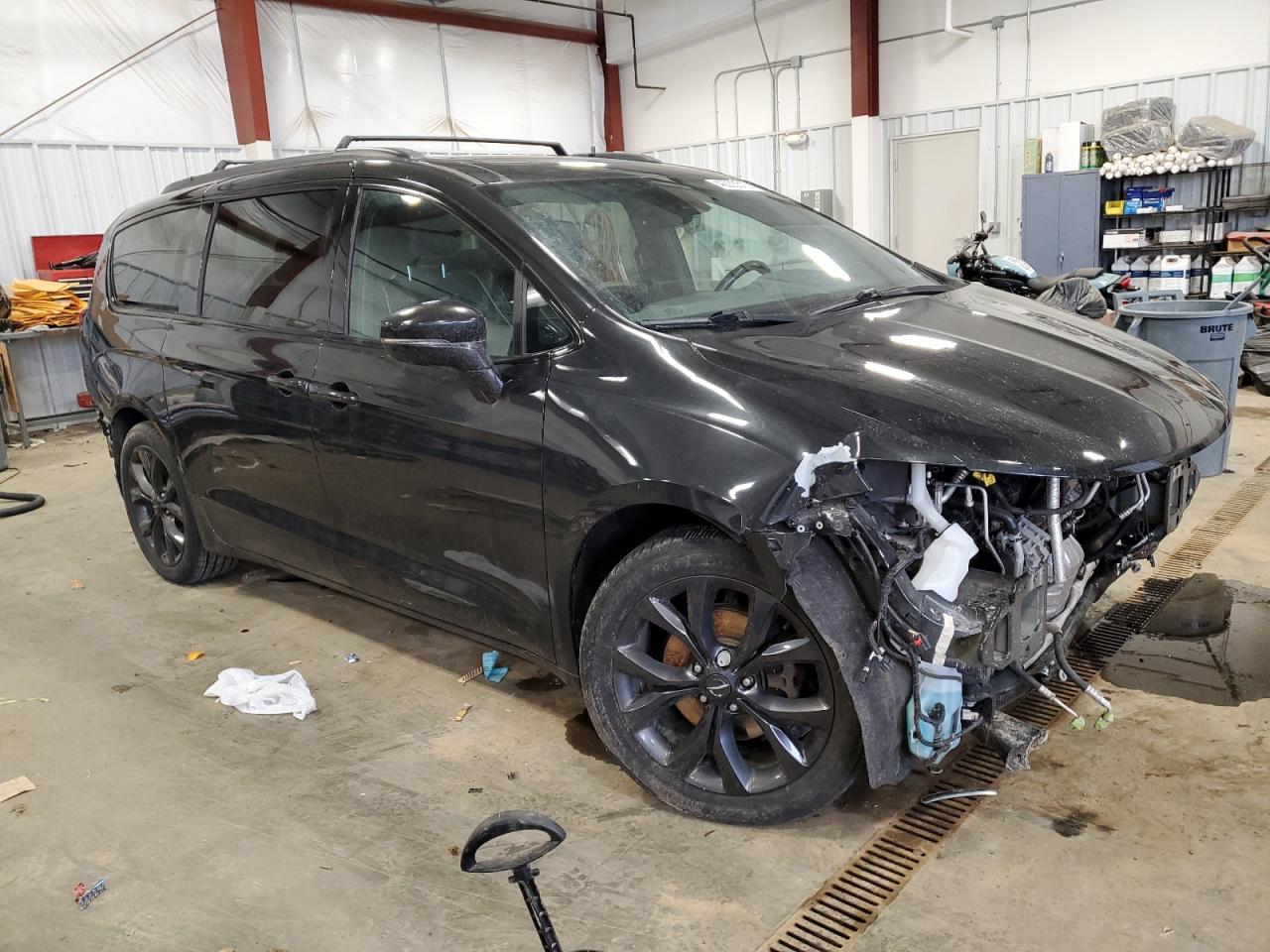 2019 Chrysler Pacifica - Image 4