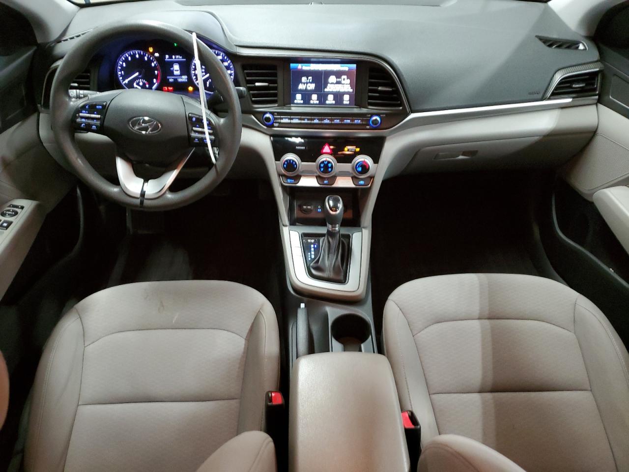 2019 Hyundai Elantra - Image 8