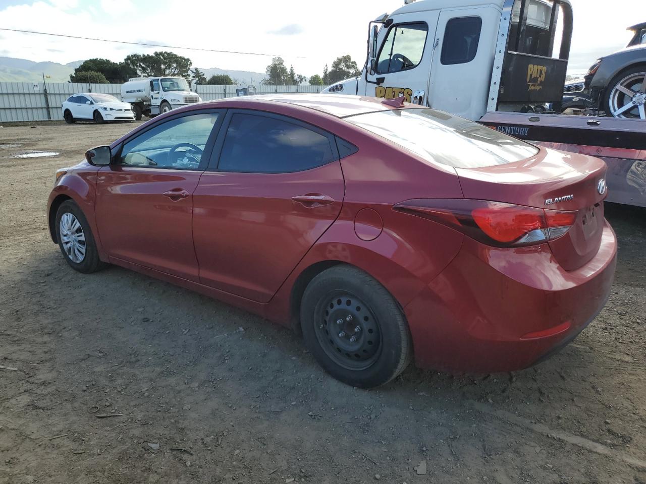 2016 Hyundai Elantra - Image 2