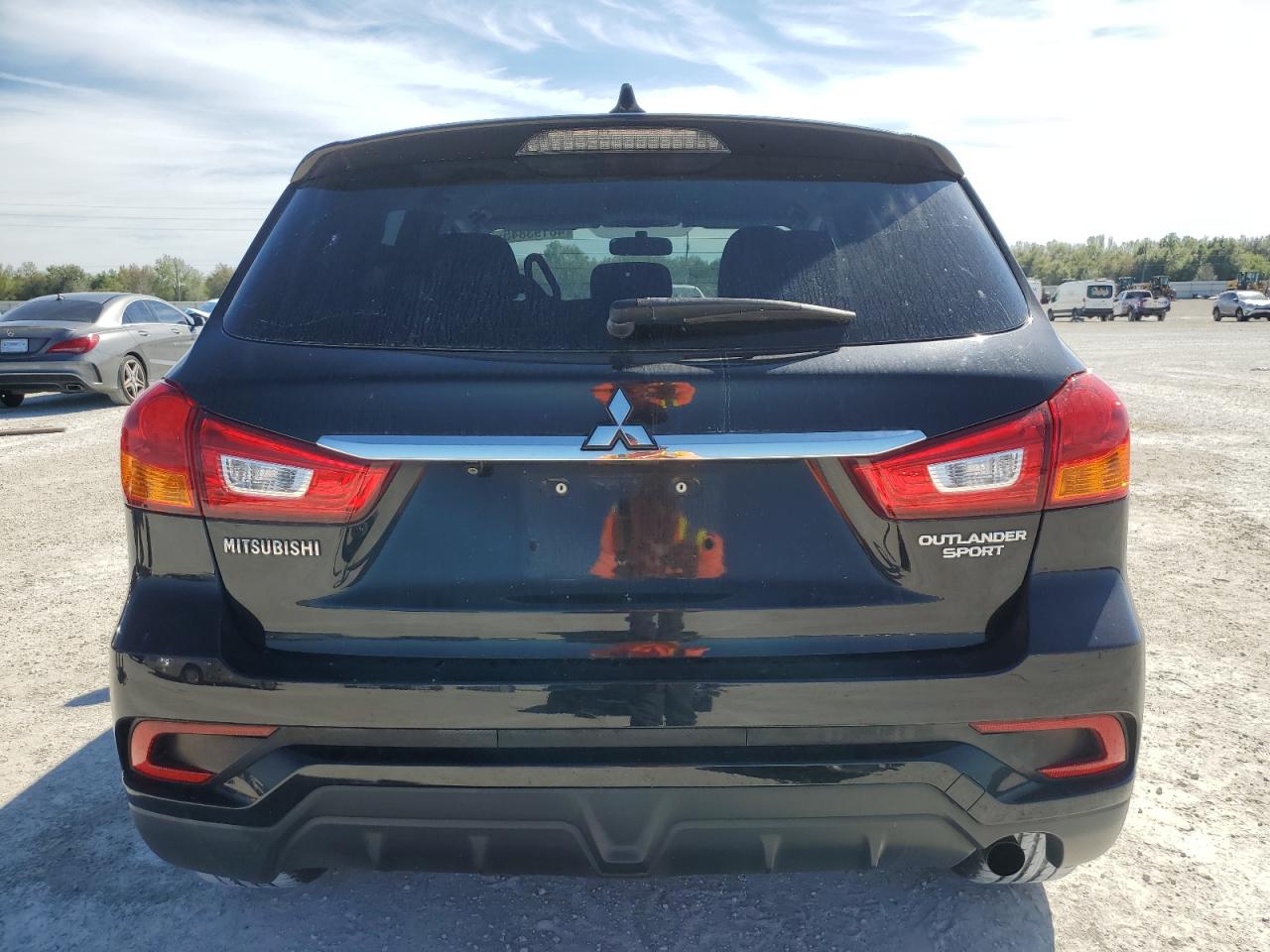 2018 Mitsubishi Outlander - Image 6