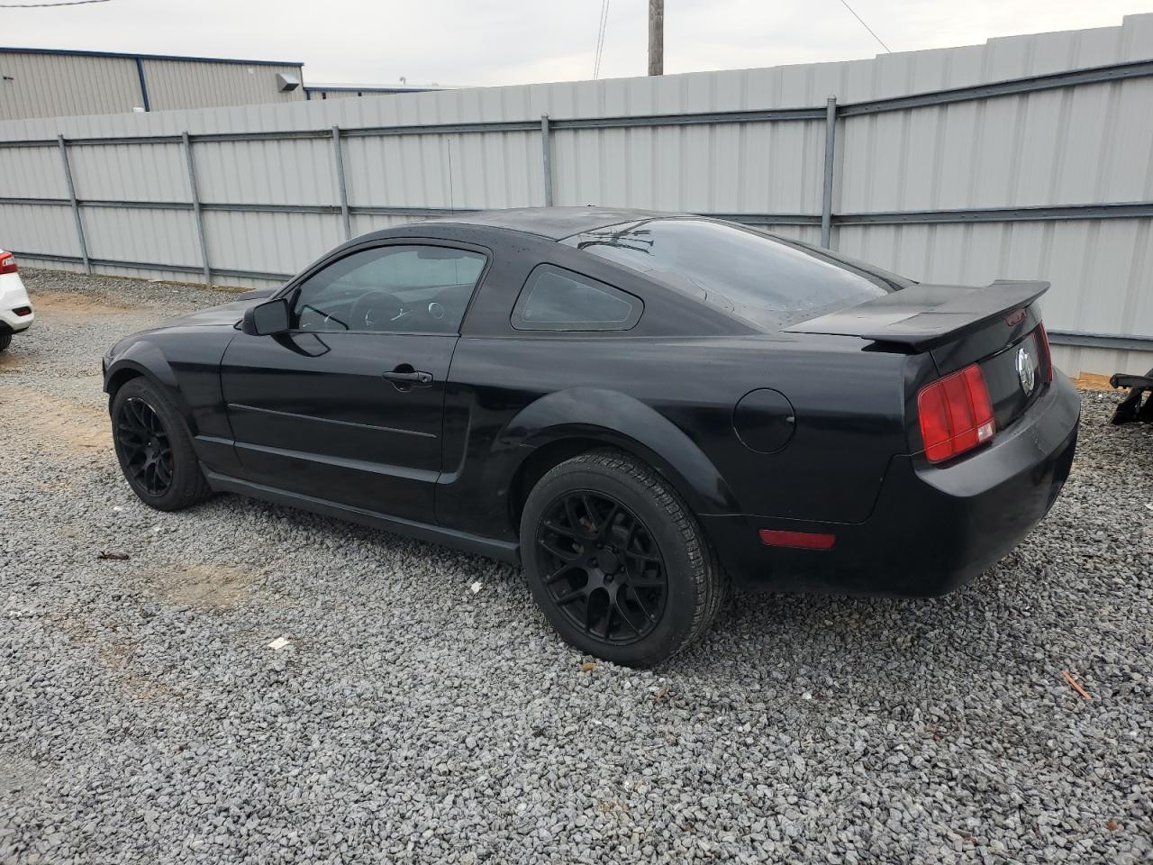 2008 Ford Mustang - Image 2