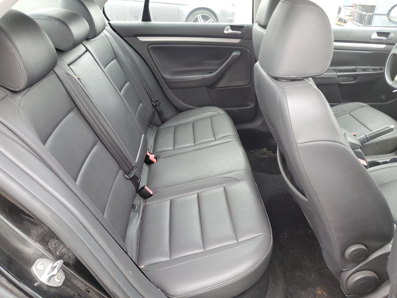 2008 Volkswagen Jetta - Image 10