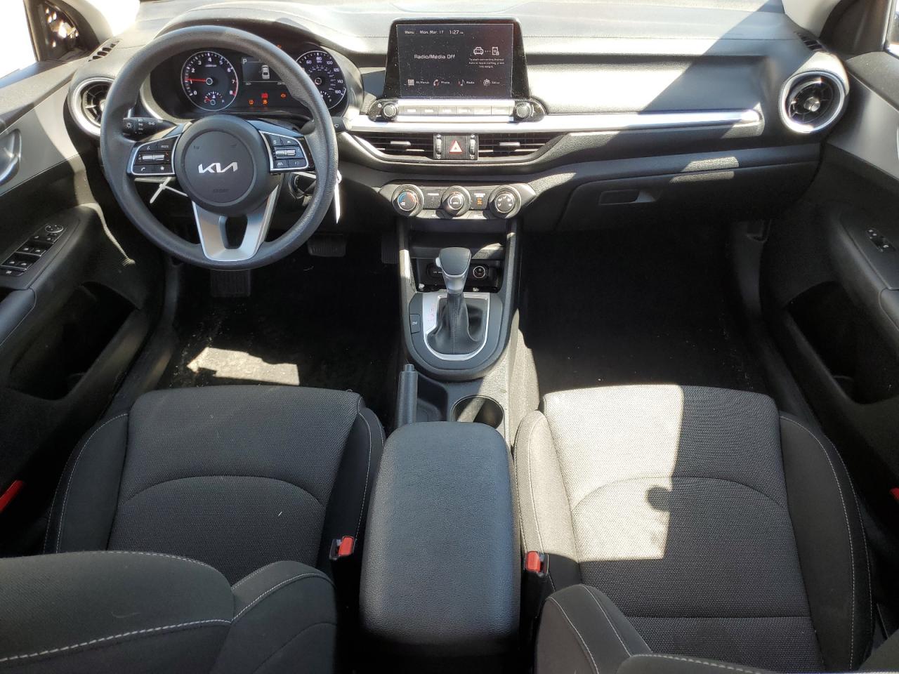 2023 Kia Forte - Image 8