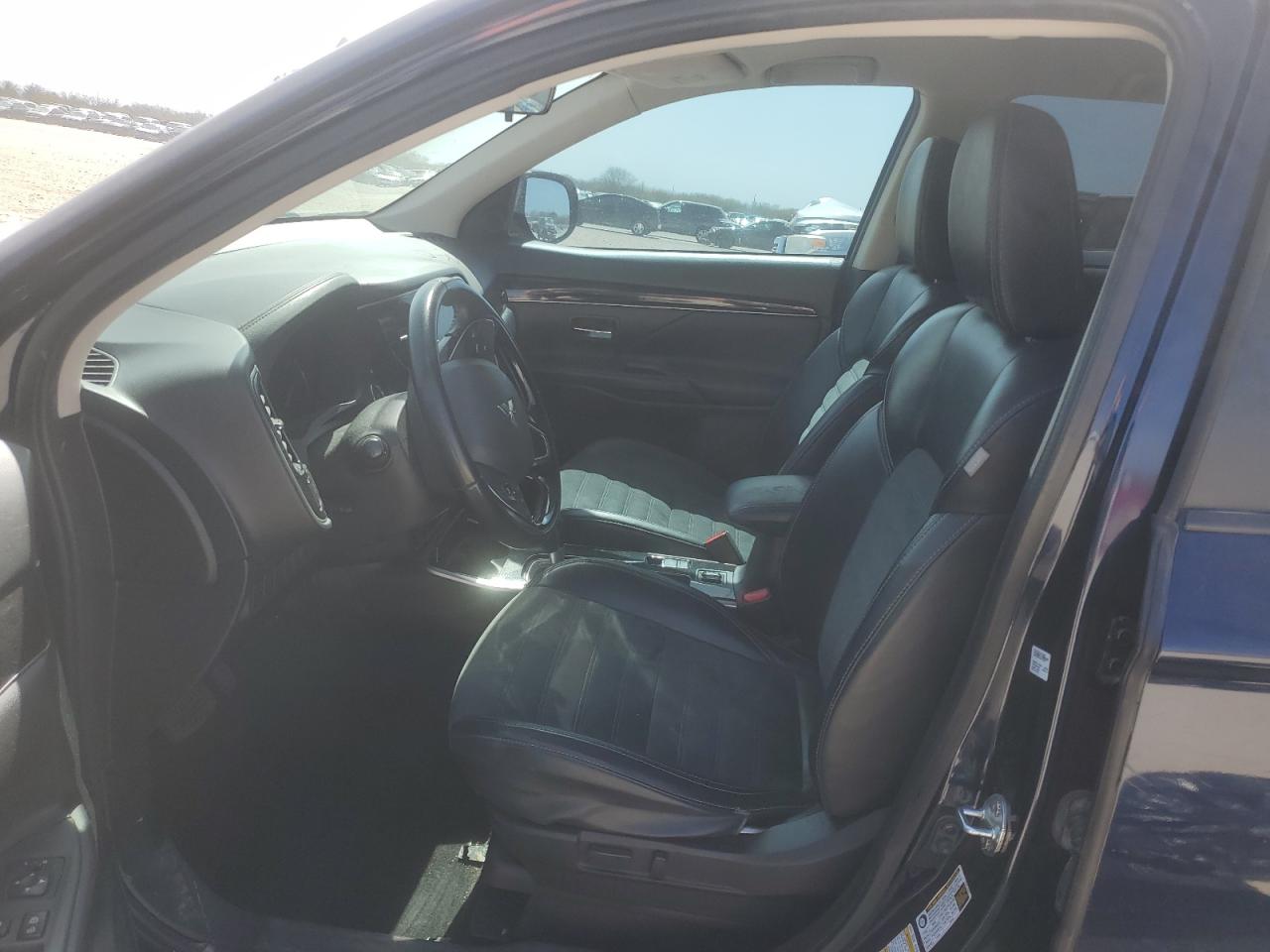 2019 Mitsubishi Outlander - Image 7