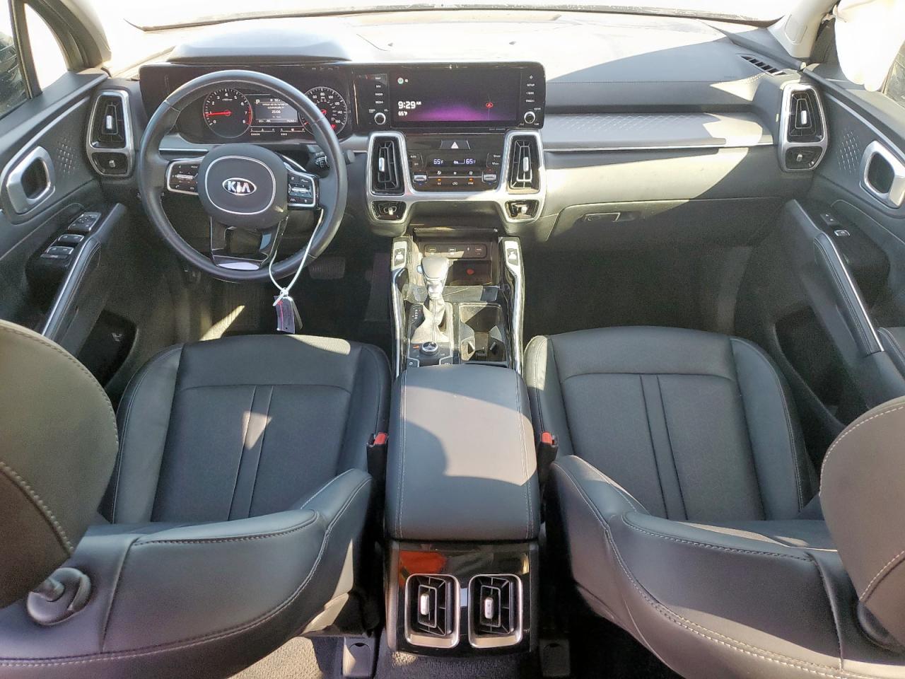2021 Kia Sorento - Image 8