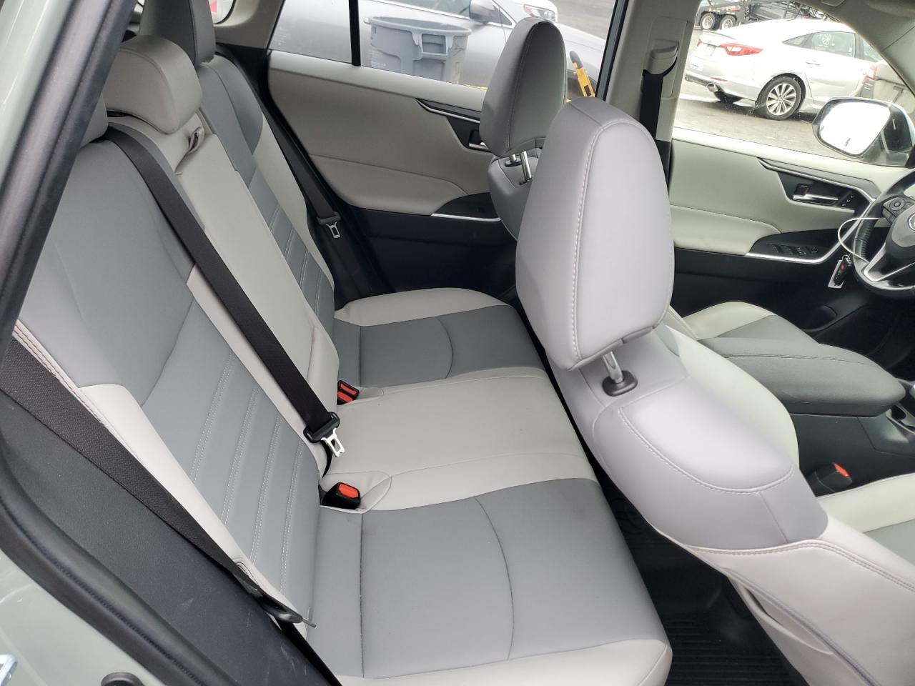 2019 Toyota RAV 4 - Image 11