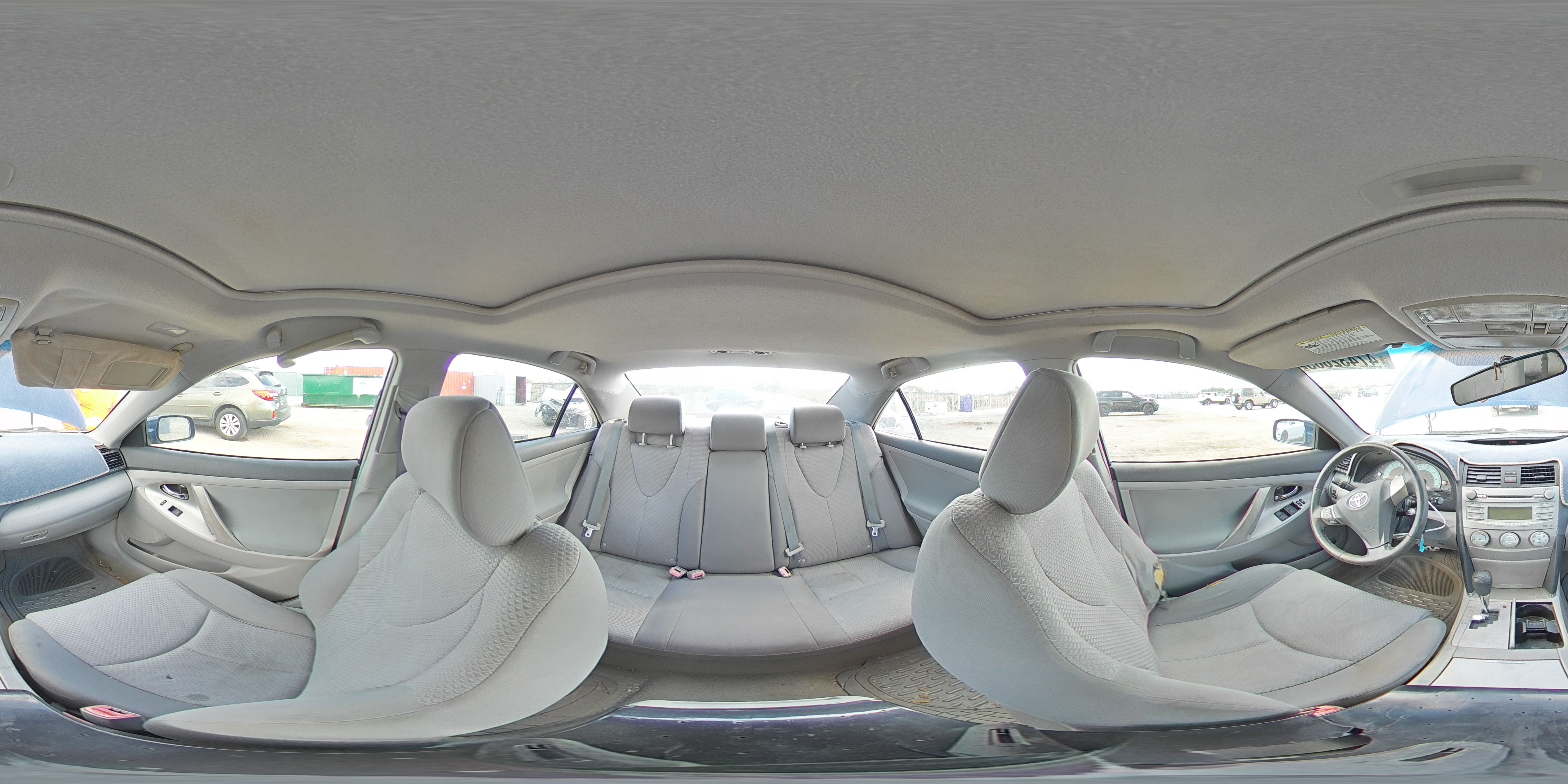 2010 Toyota Camry - Image 13