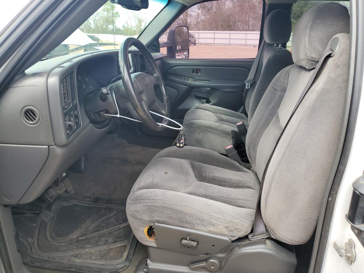 2005 GMC Sierra - Image 7