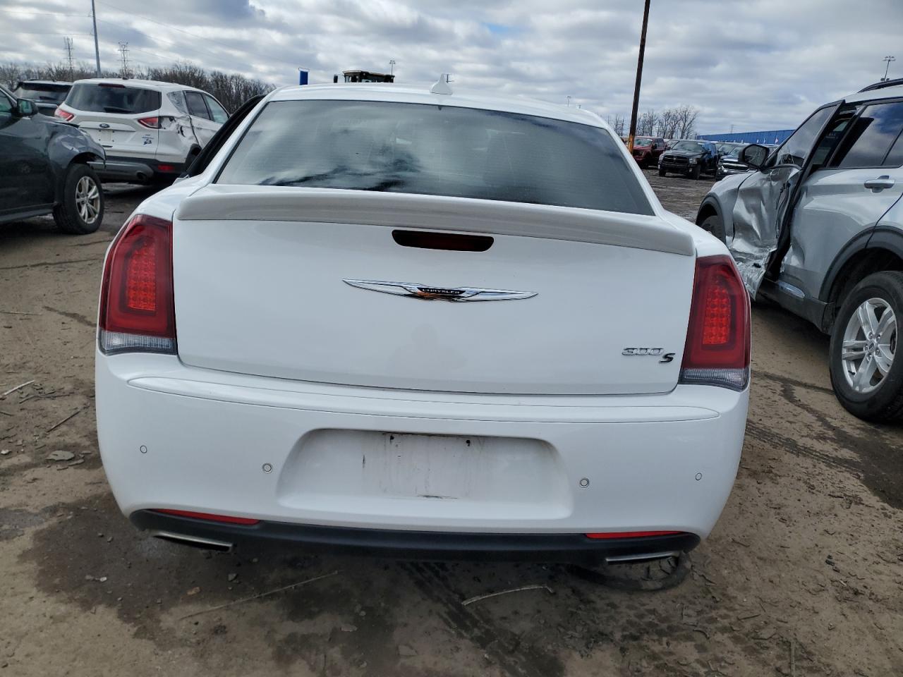2019 Chrysler 300 - Image 6