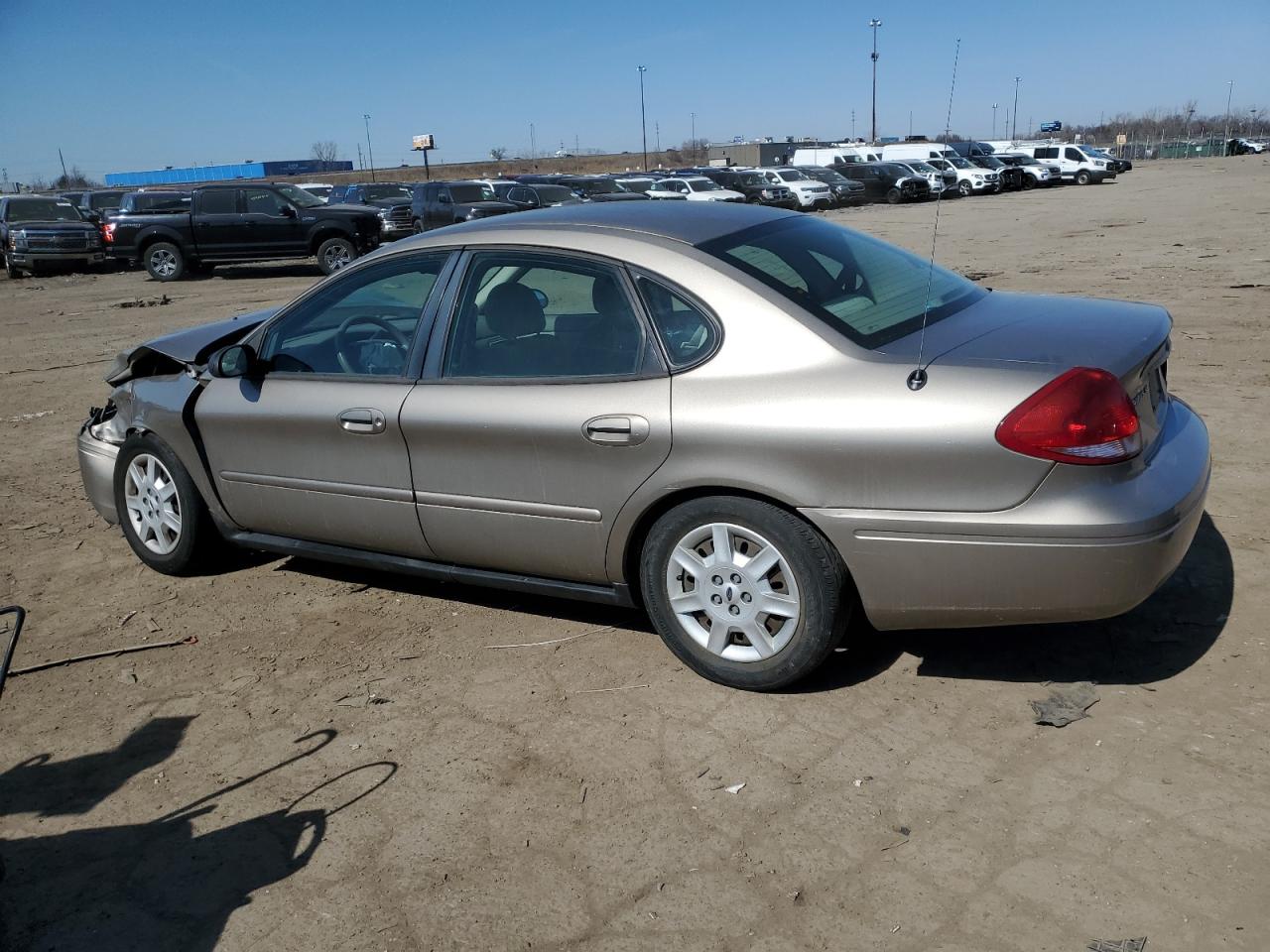 2006 Ford Taurus - Image 2