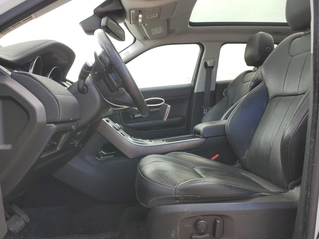 2018 Land Rover Range Rover - Image 7