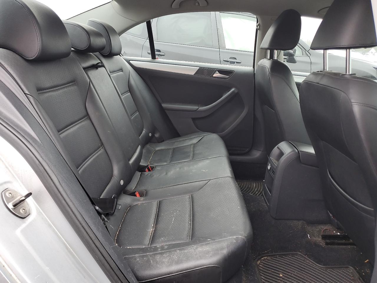 2014 Volkswagen Jetta - Image 10