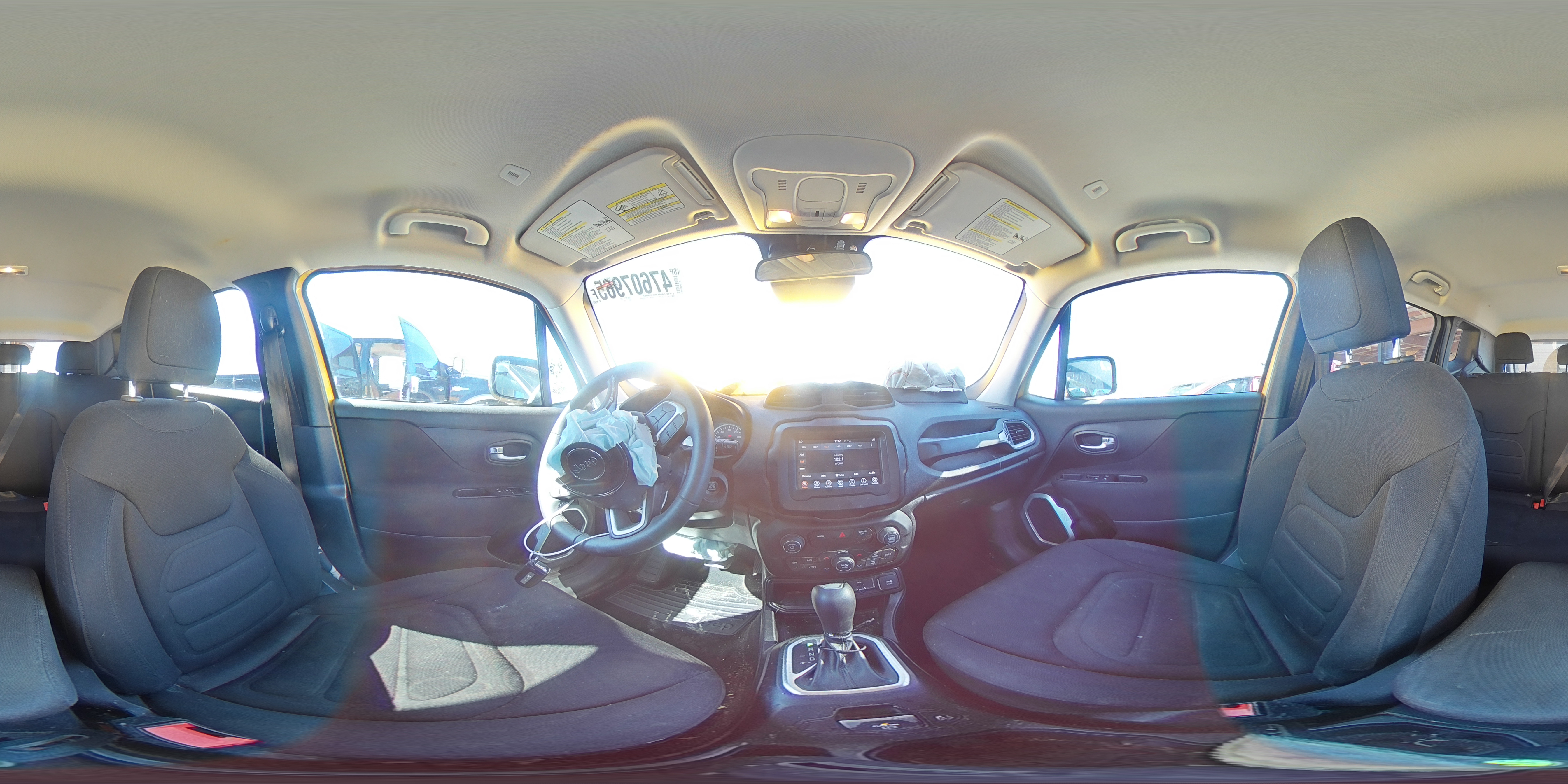2019 Jeep Renegade - Image 14