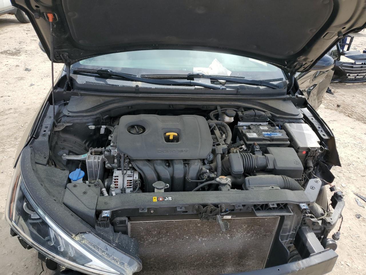 2020 Hyundai Elantra - Image 11