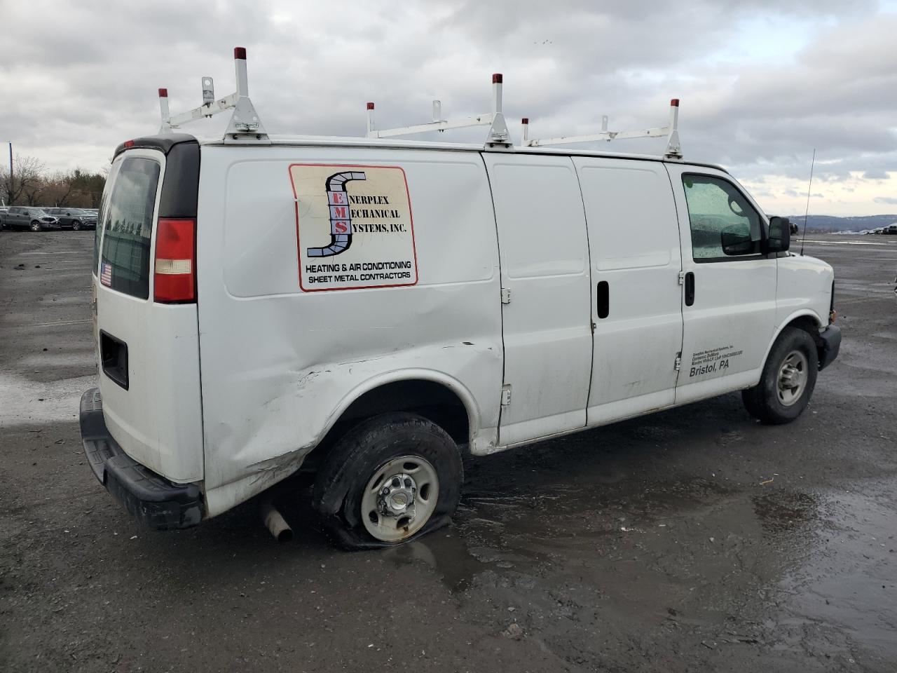 2014 Chevrolet Express - Image 3