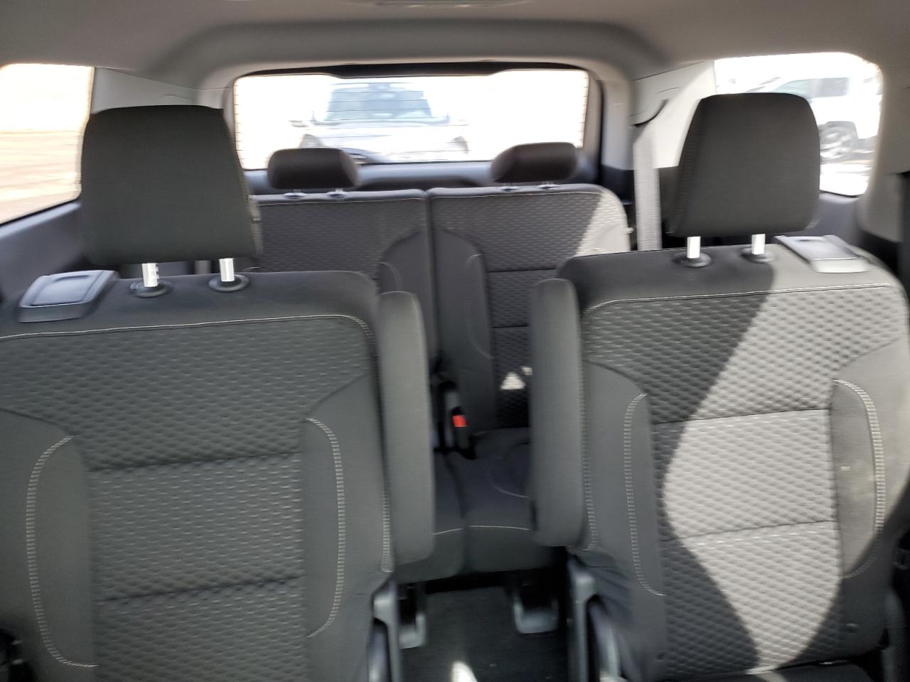 2017 GMC Acadia - Image 10