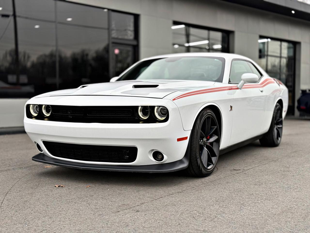 2016 Dodge Challenger - Image 2