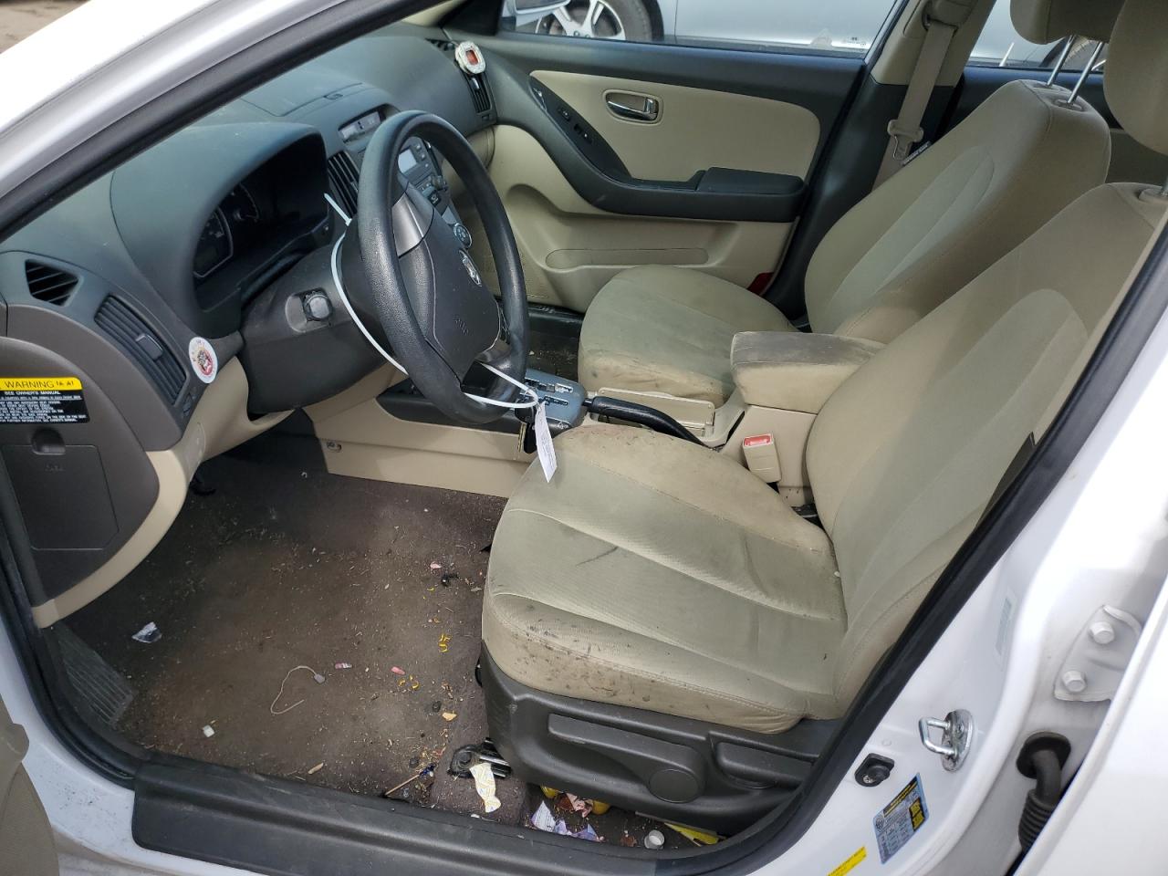 2010 Hyundai Elantra - Image 7