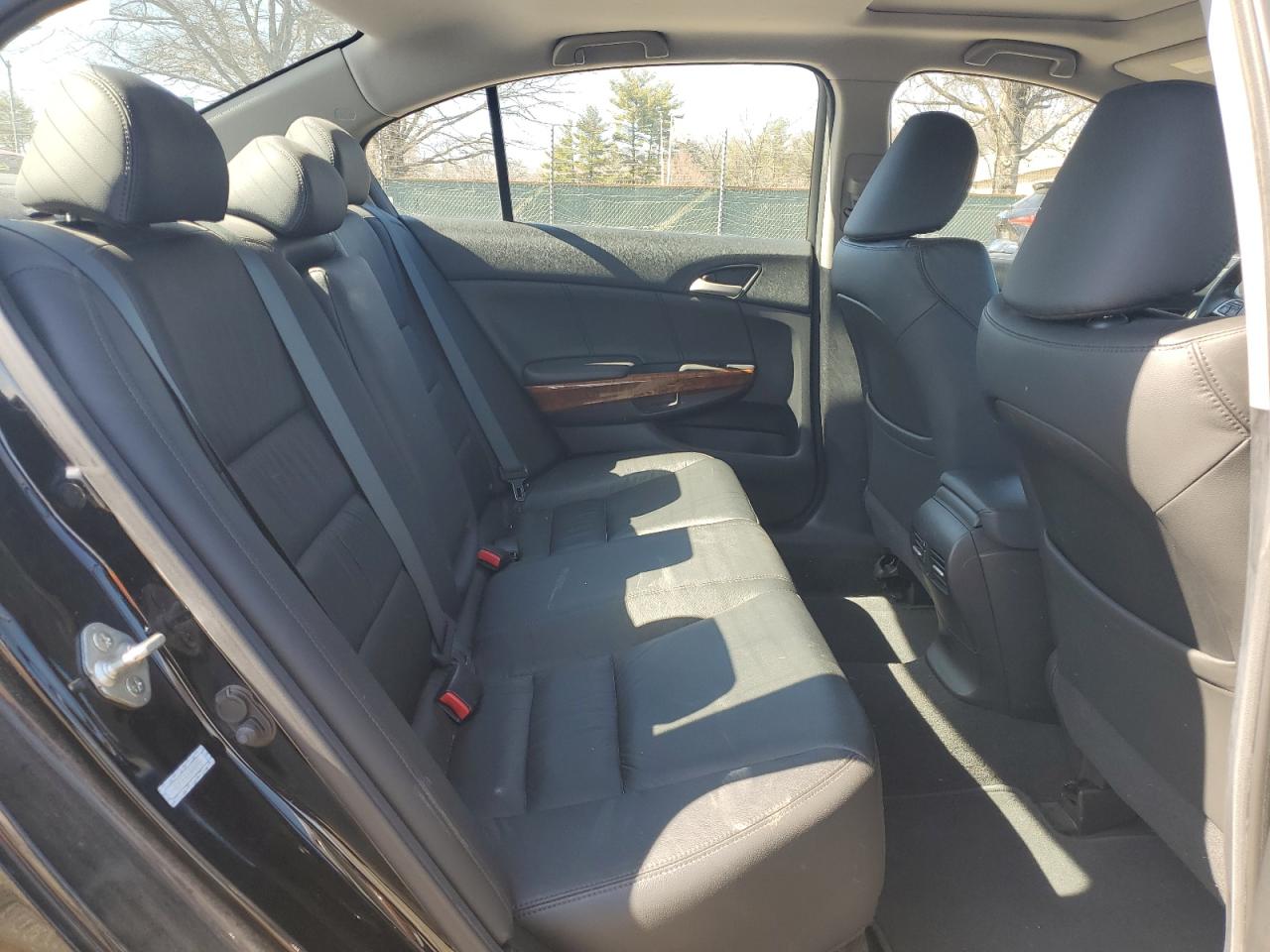 2012 Honda Accord - Image 10