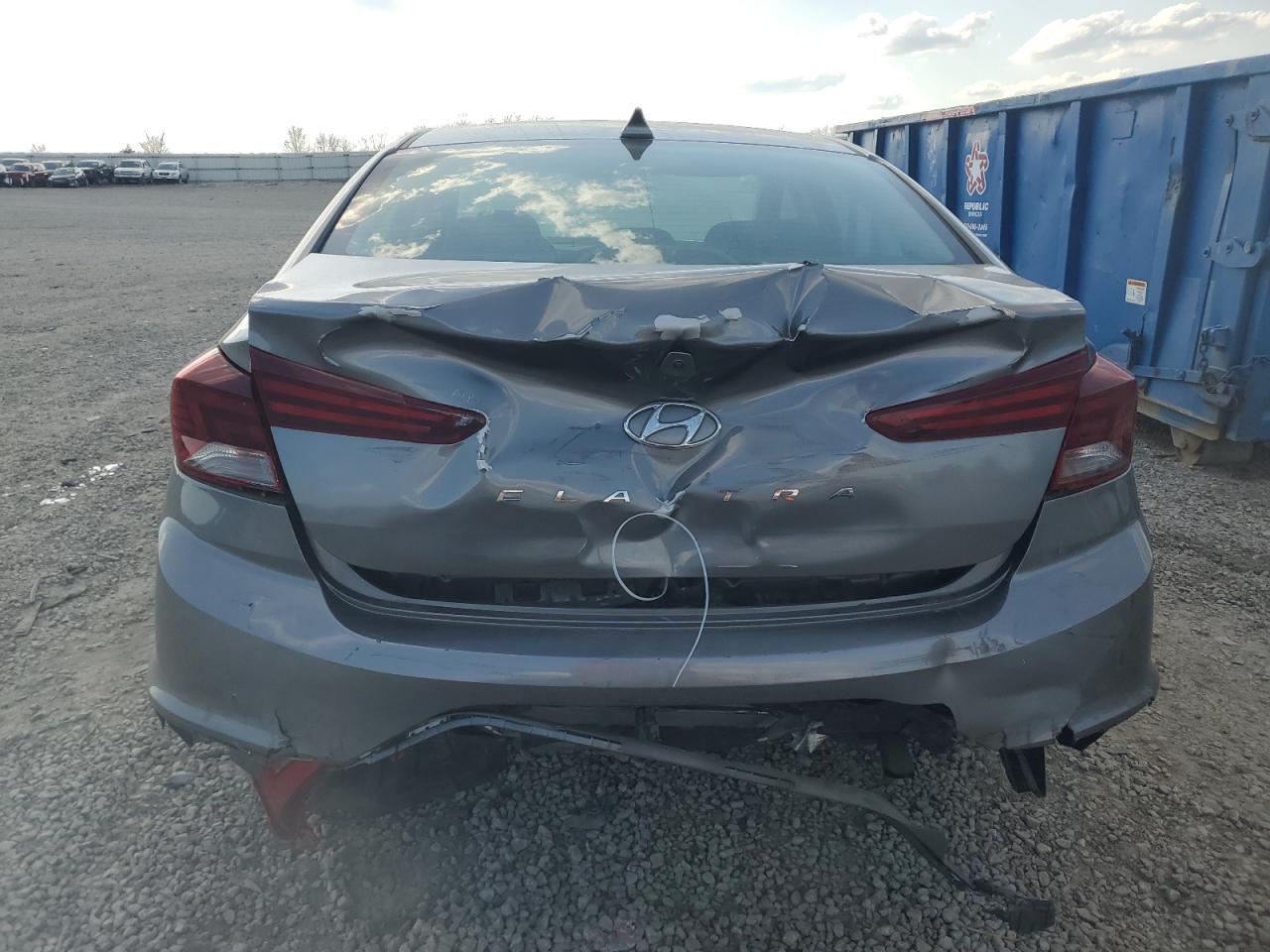 2019 Hyundai Elantra - Image 6