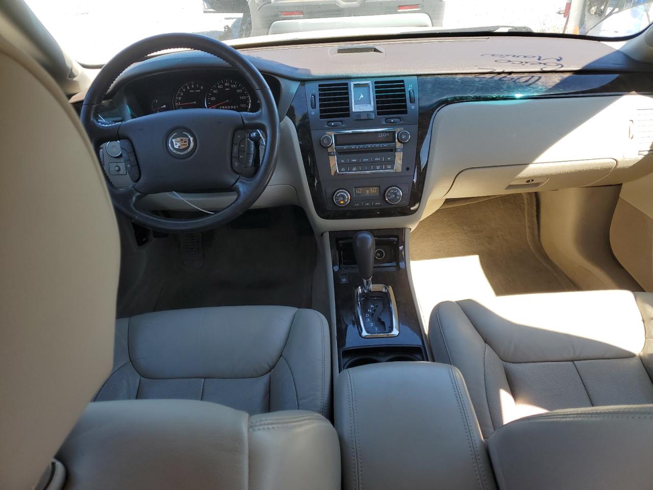 2011 Cadillac DTS - Image 8