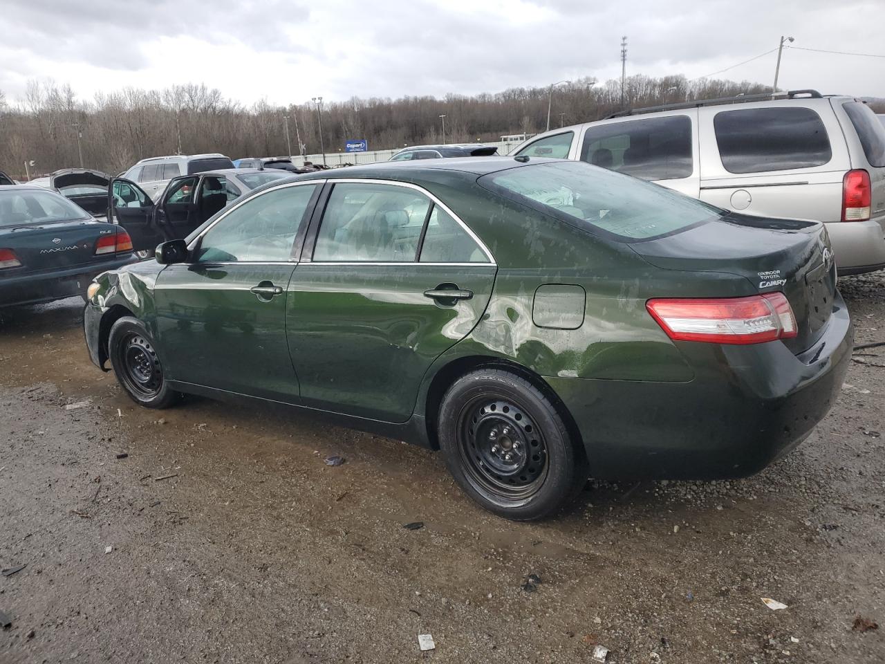 2011 Toyota Camry - Image 2